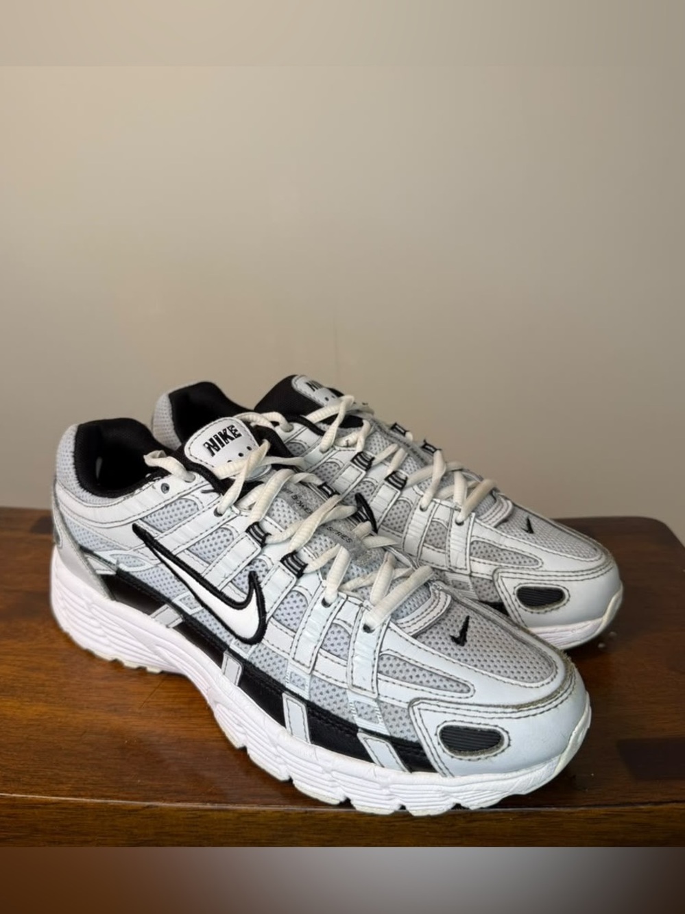 Nike P-6000 White Black Metallic Silver Women's Running Shoes Size US 6 EU 38.5